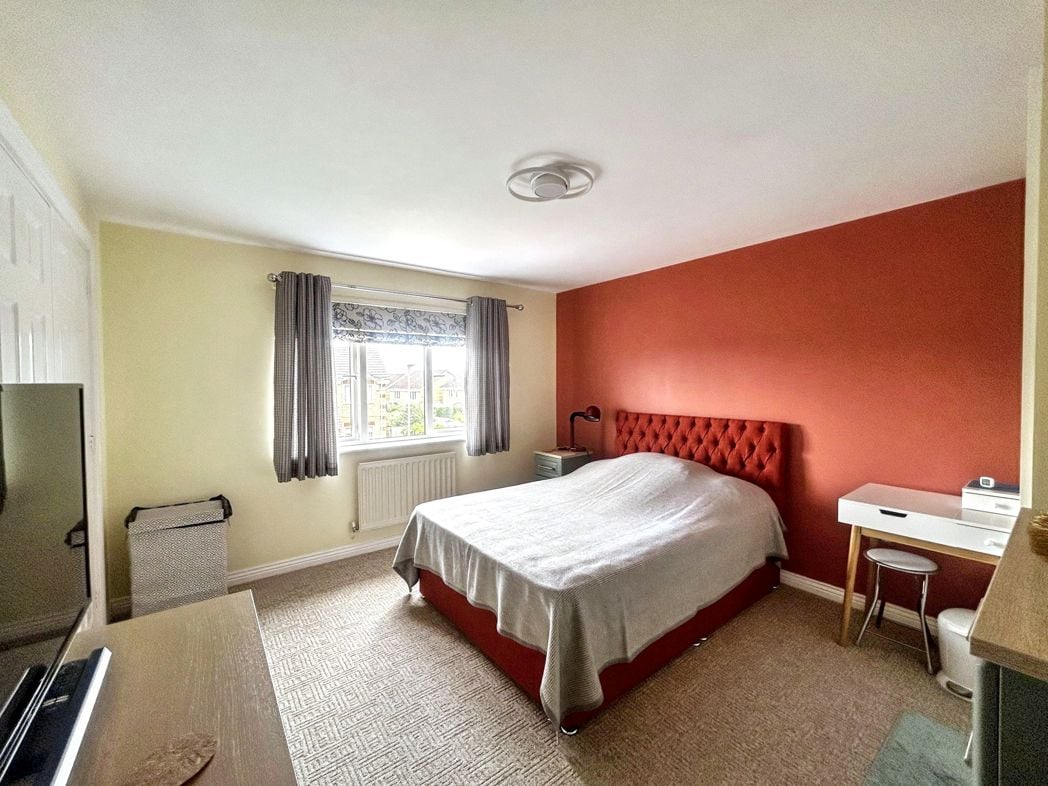 Property image 11 of 24