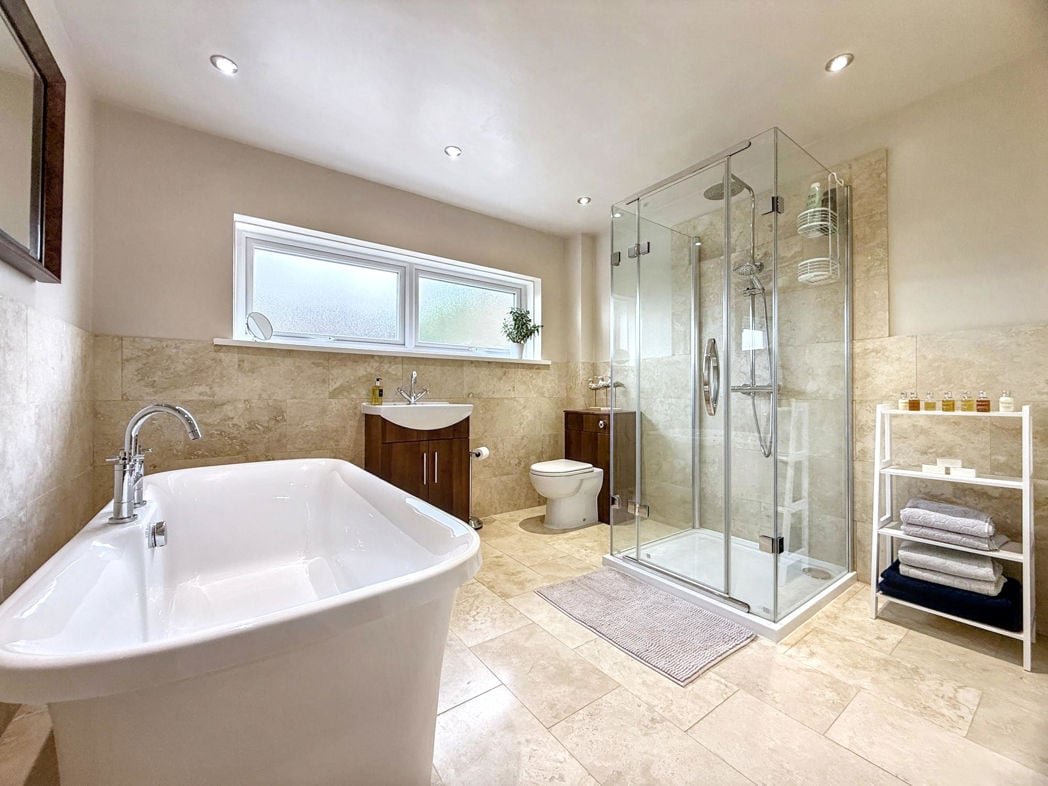 Property image 27 of 37