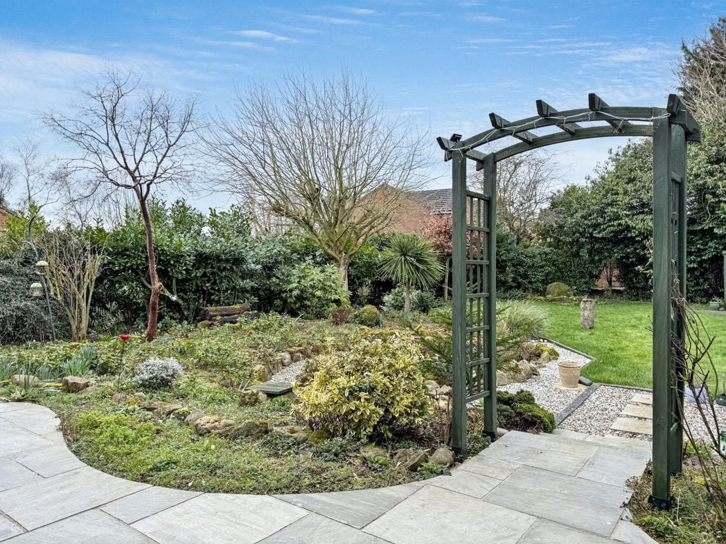Property image 33 of 37