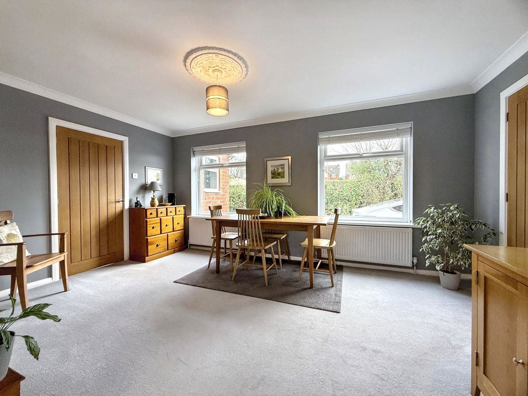 Property image 11 of 37