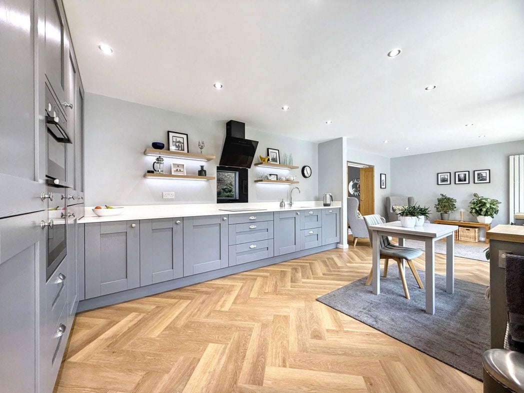 Property image 16 of 37