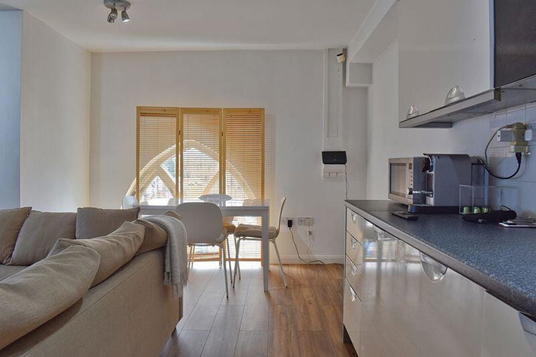 Property image 3 of 9