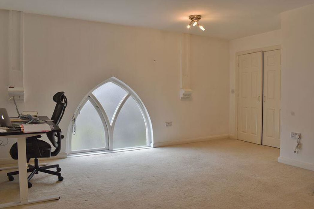 Property image 5 of 9
