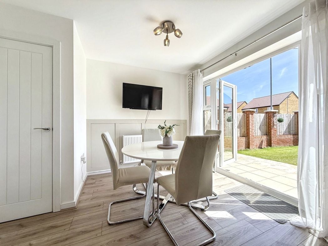 Property image 12 of 32
