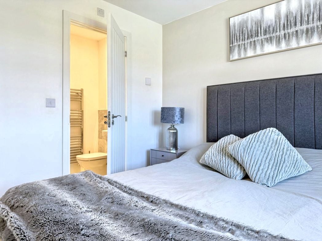 Property image 16 of 32