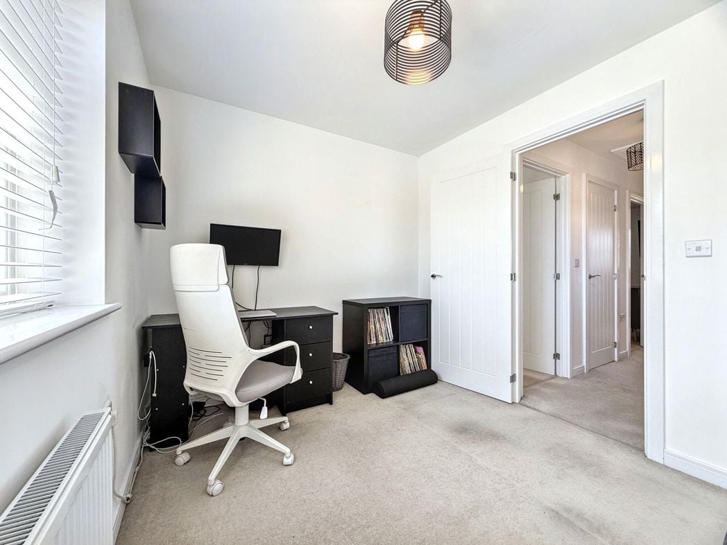 Property image 24 of 32