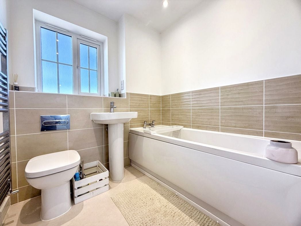 Property image 25 of 32