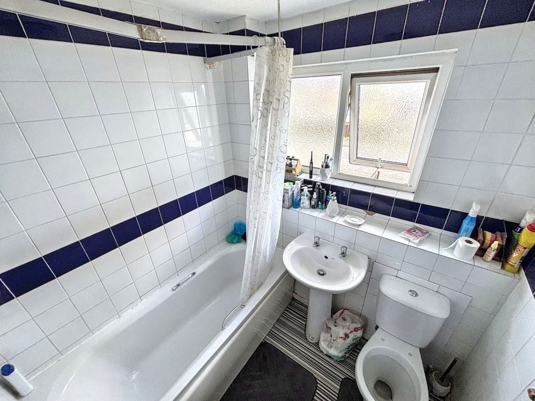 Property image 9 of 12