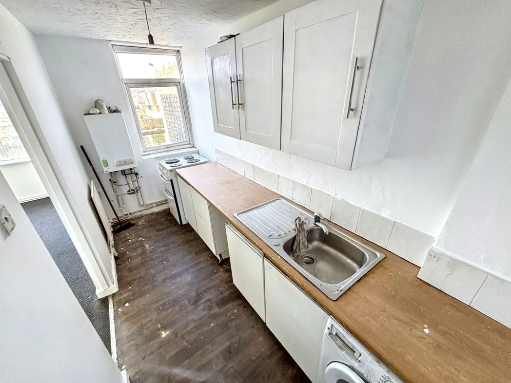 Property image 8 of 12