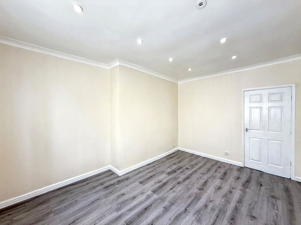 Property image 2 of 12