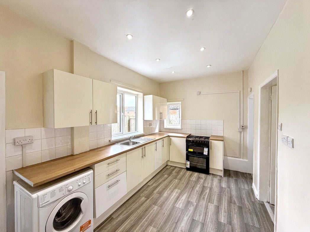 Property image 5 of 12