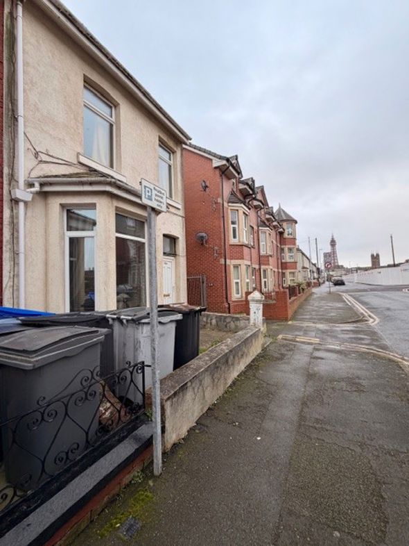 Property image 2 of 18