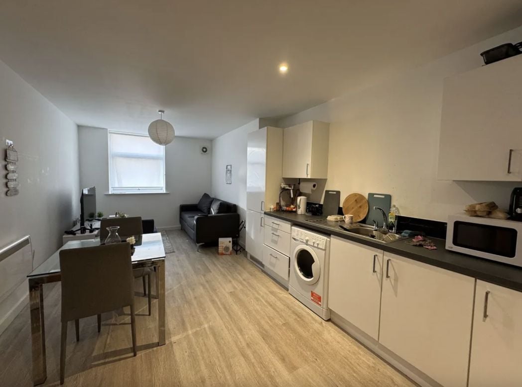 Property image 2 of 8