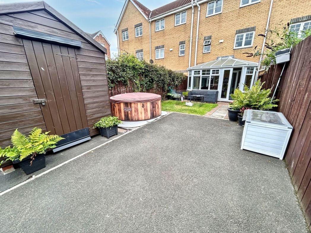 Property image 25 of 27