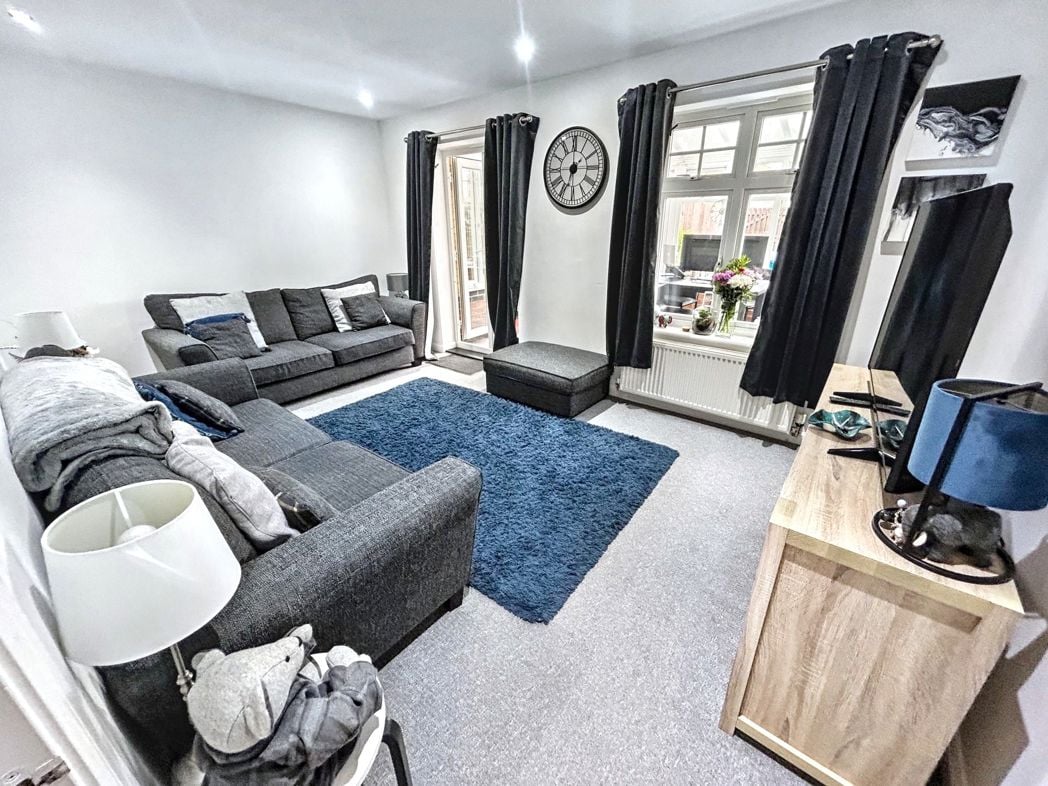 Property image 2 of 27