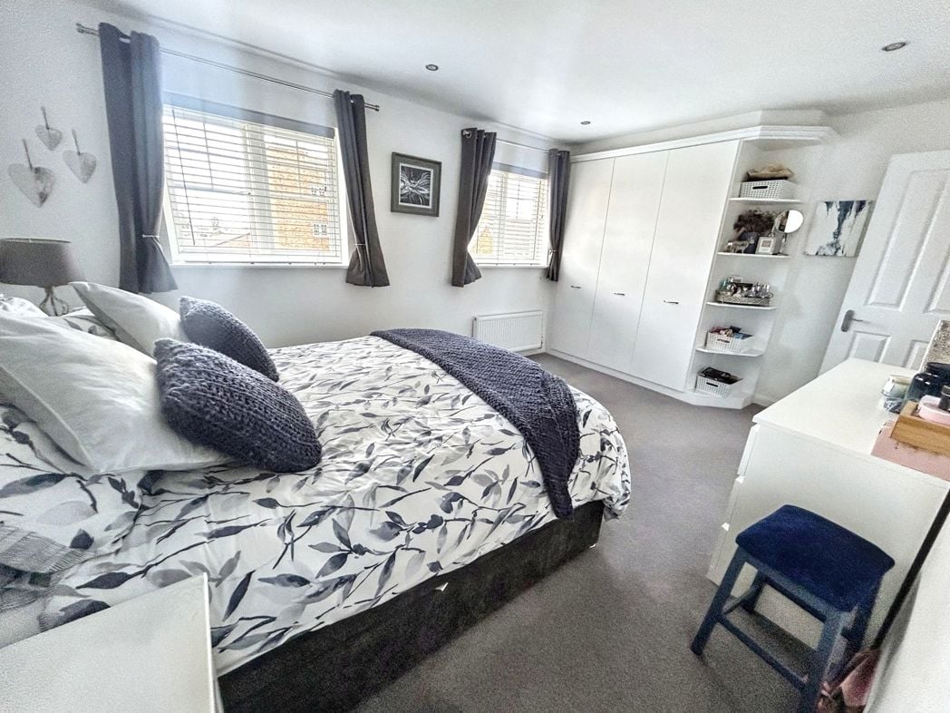 Property image 21 of 27