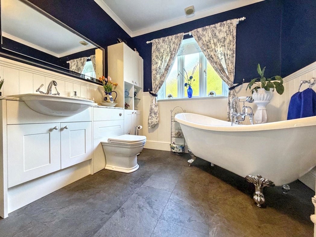Property image 28 of 49