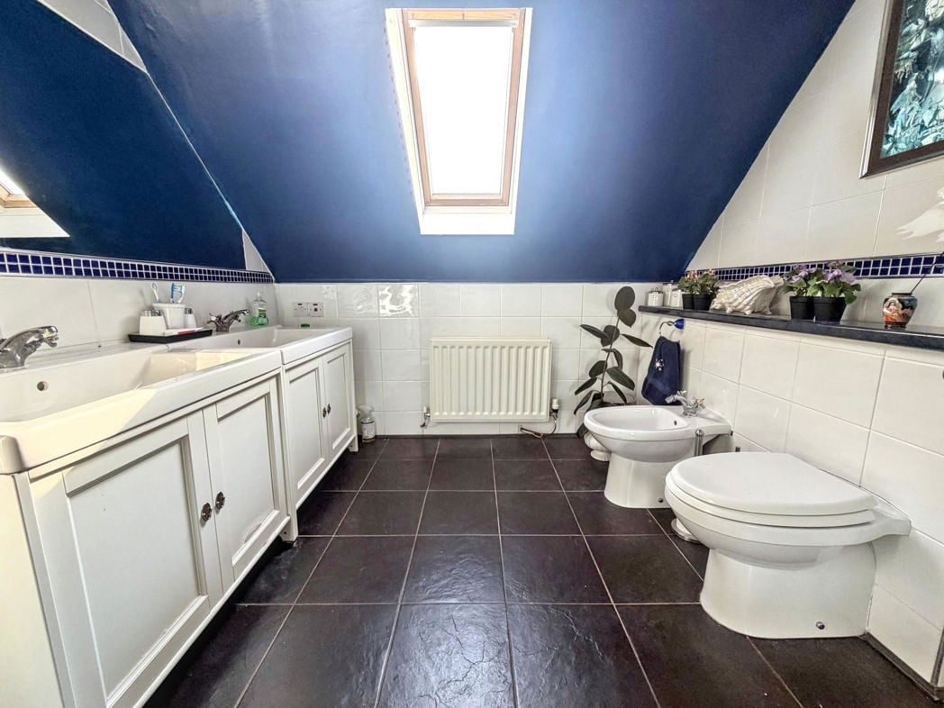 Property image 33 of 49