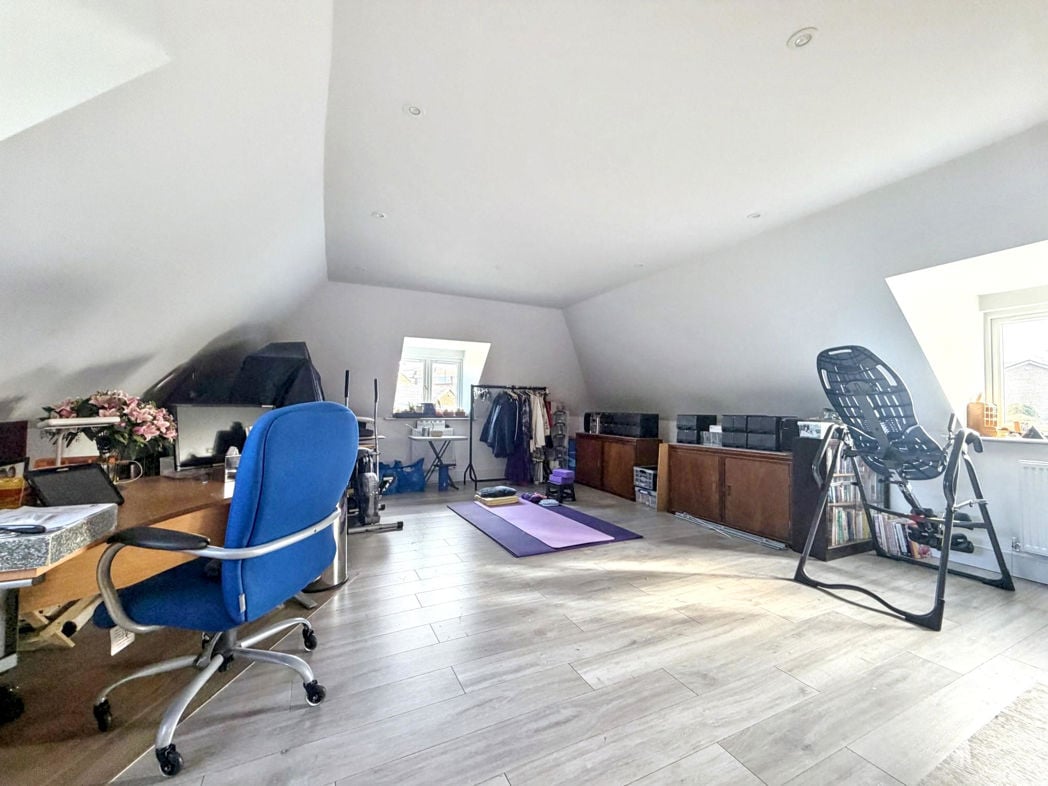 Property image 34 of 49