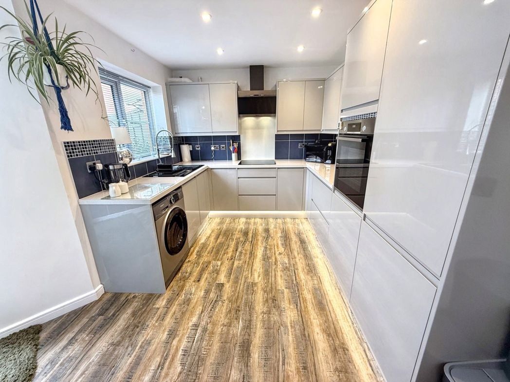 Property image 3 of 25