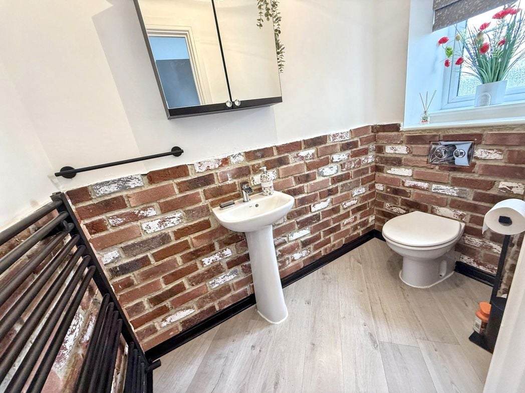 Property image 10 of 25