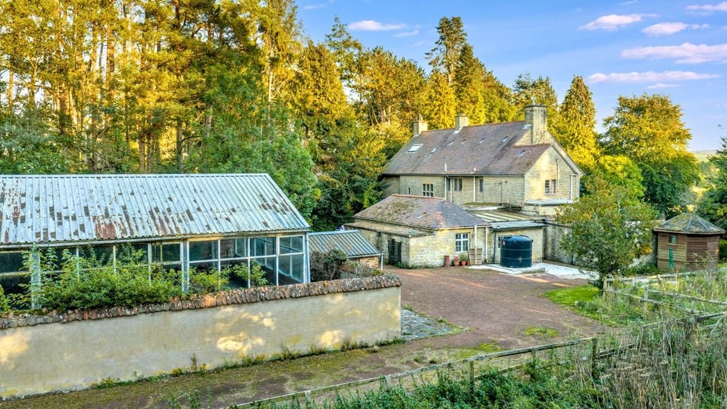 Property image 2 of 42