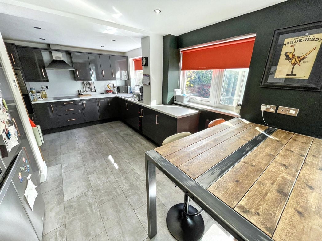 Property image 4 of 15