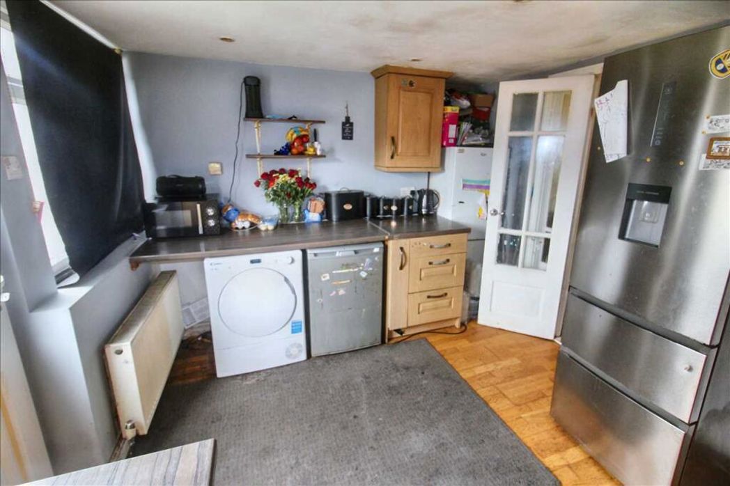 Property image 8 of 16