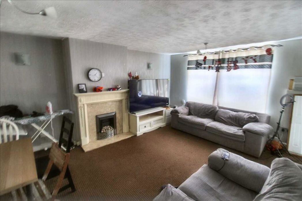 Property image 2 of 11