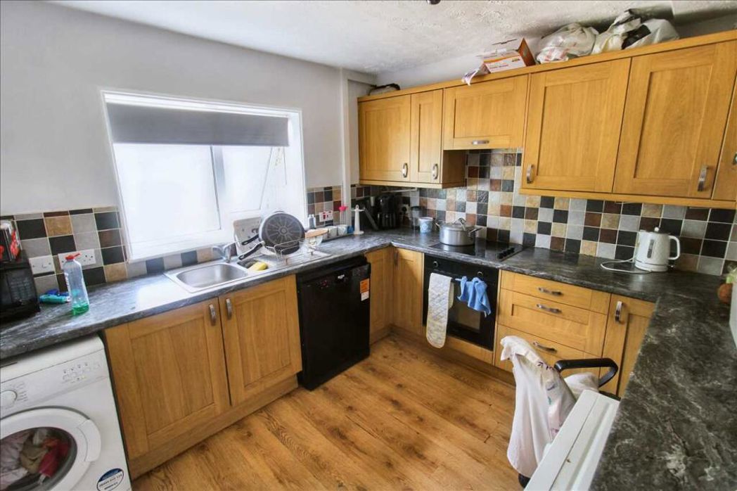 Property image 4 of 11