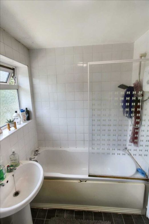 Property image 8 of 11