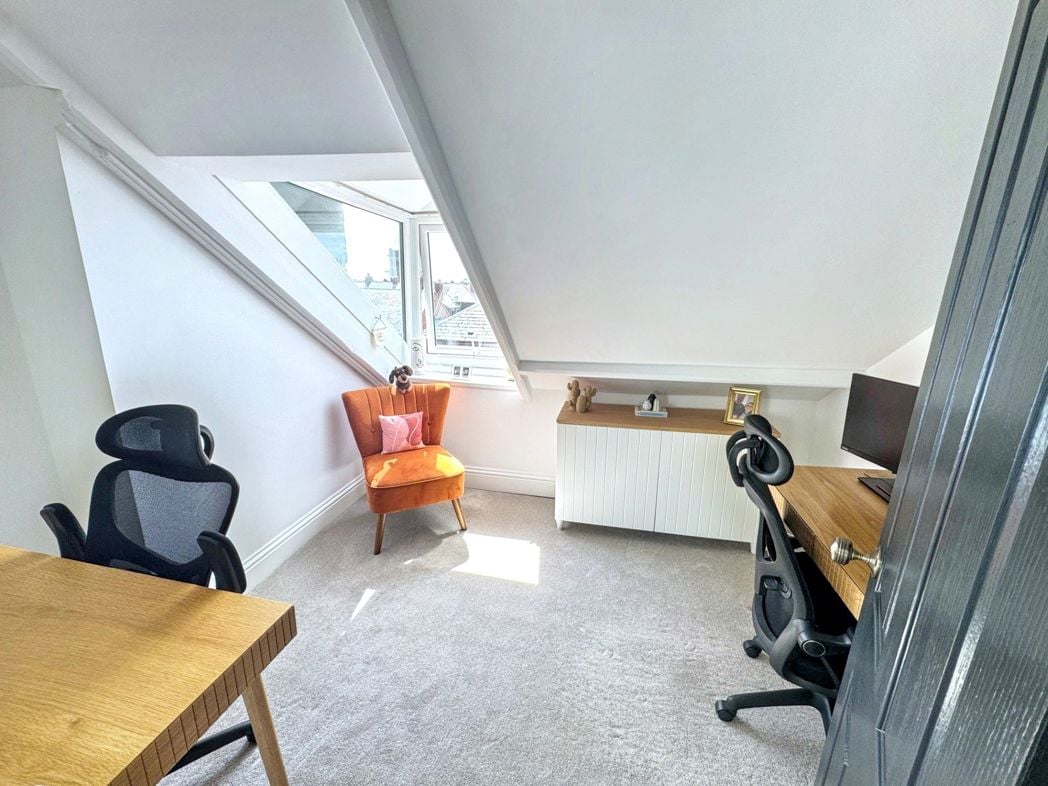 Property image 11 of 12