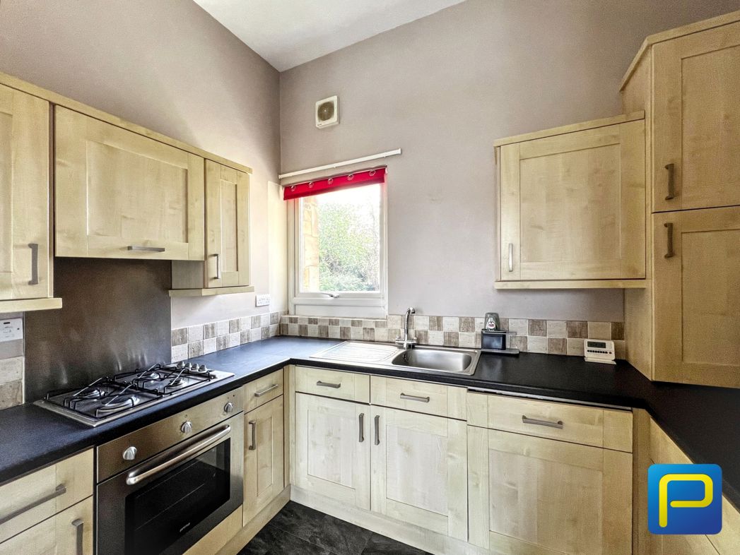 Property image 2 of 9