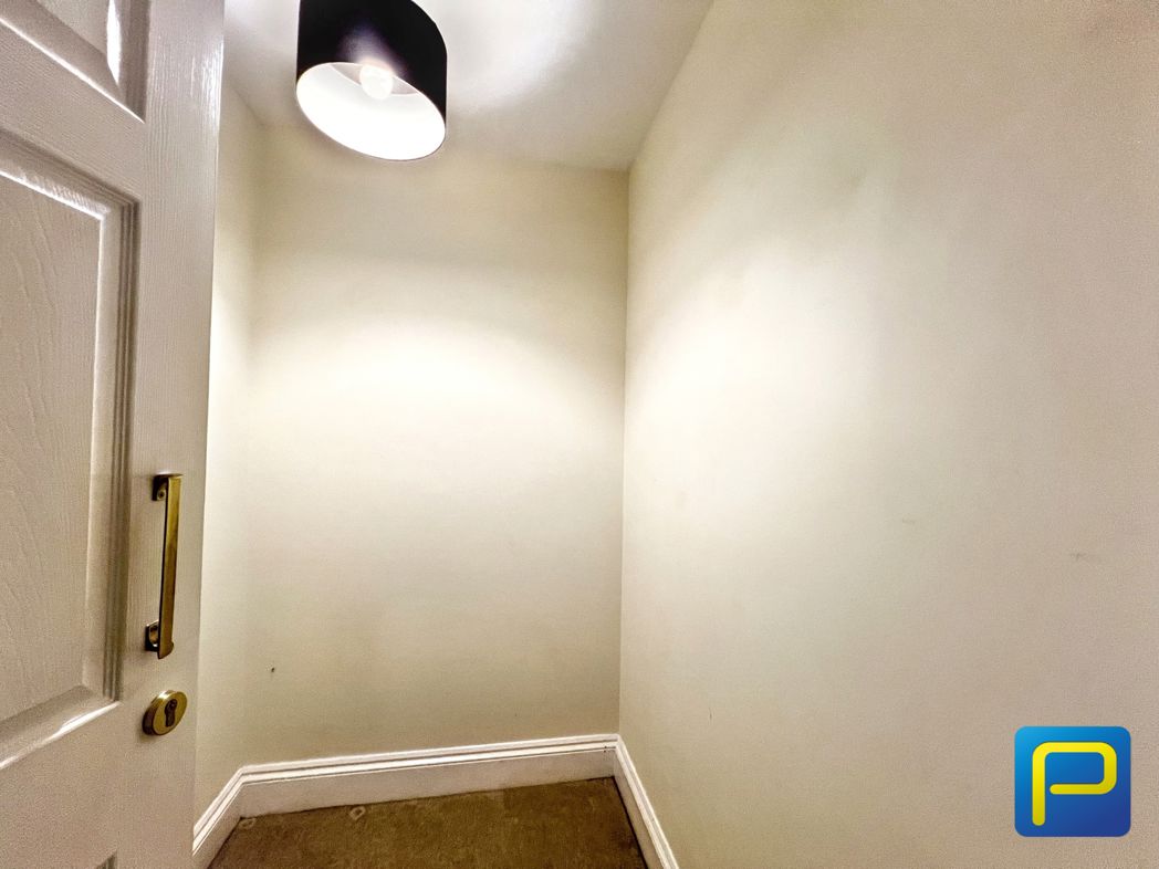 Property image 8 of 9