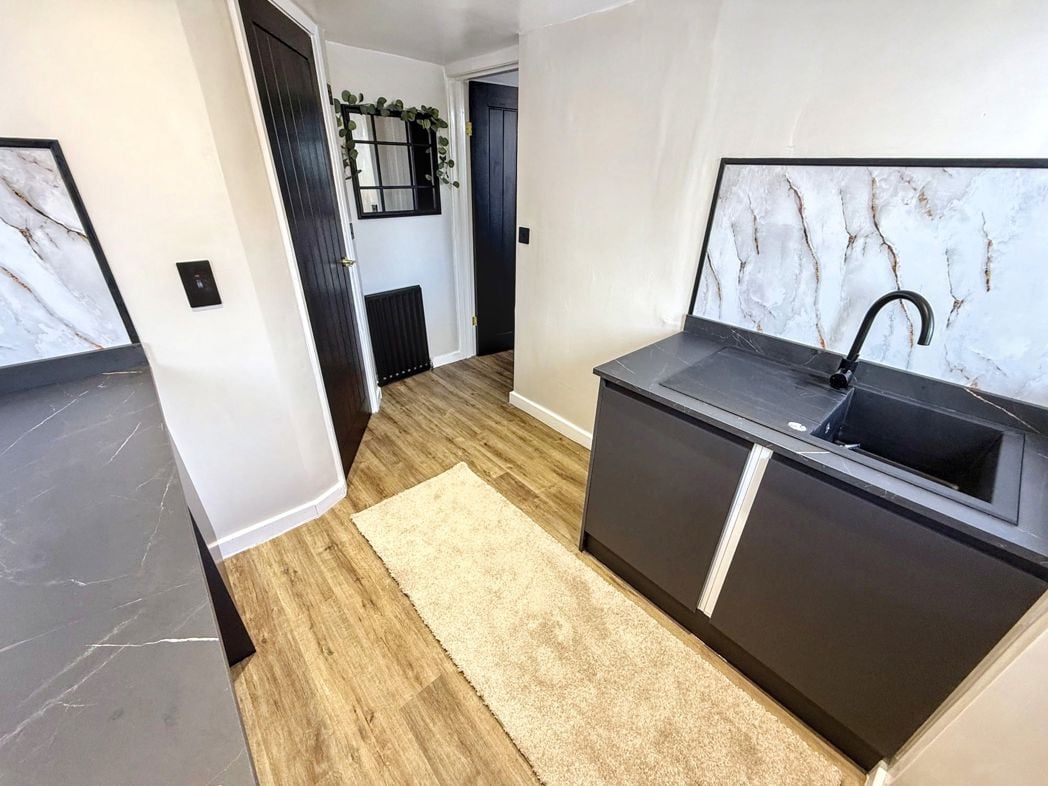 Property image 12 of 21