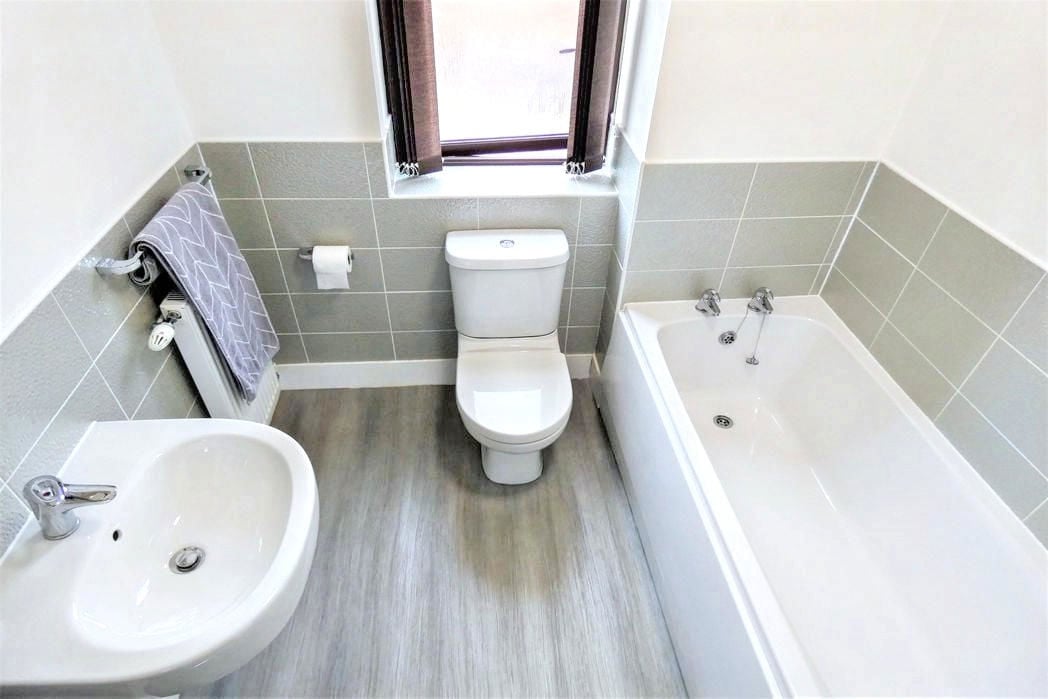 Property image 8 of 11