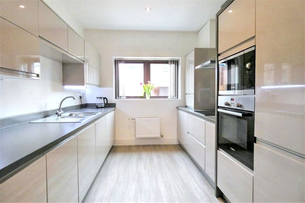 Property image 1 of 11