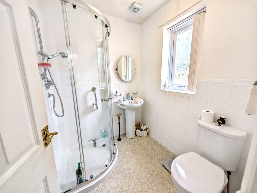 Property image 6 of 8
