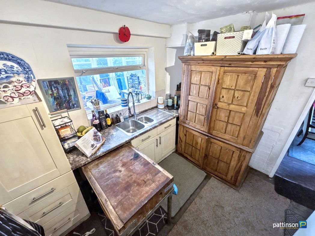 Property image 9 of 27