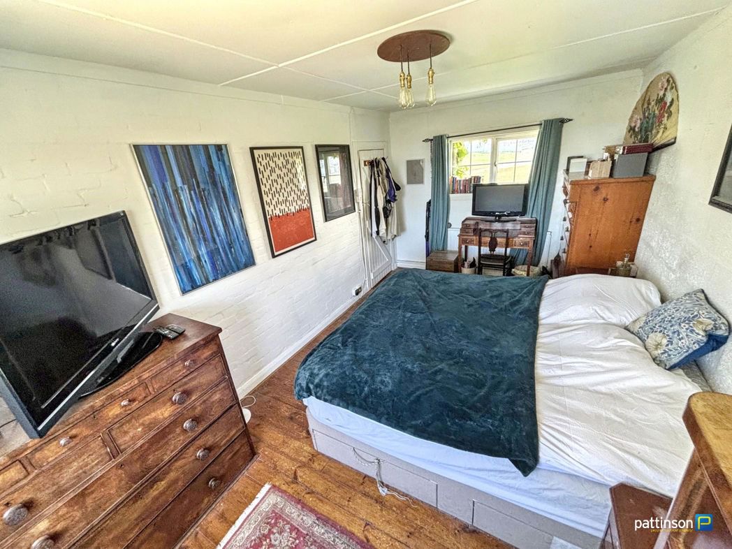 Property image 14 of 27