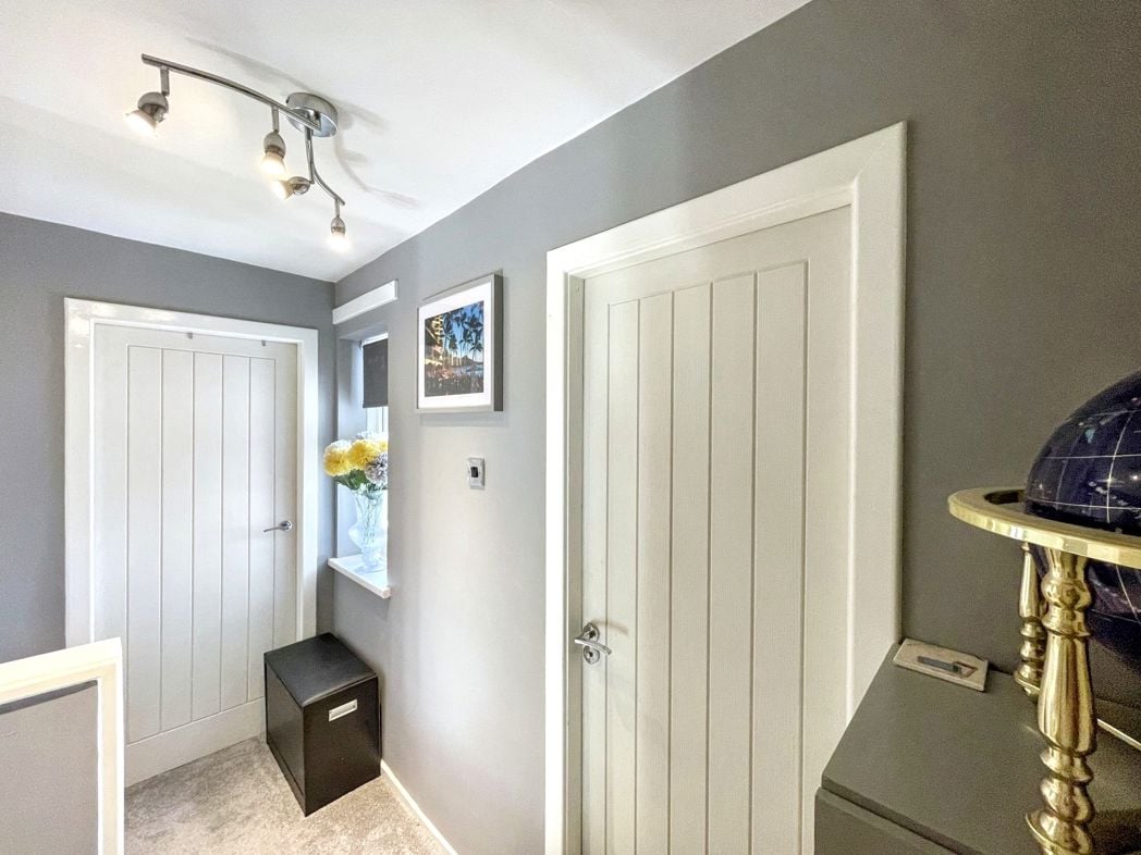 Property image 11 of 19