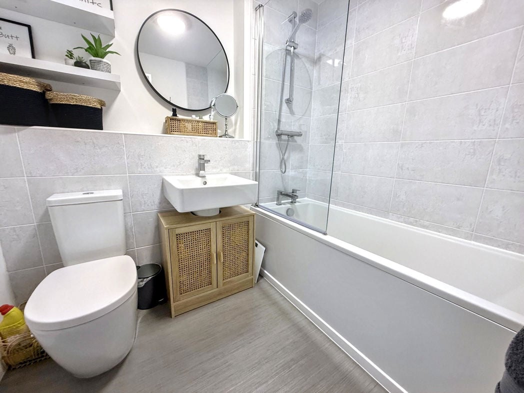 Property image 11 of 16