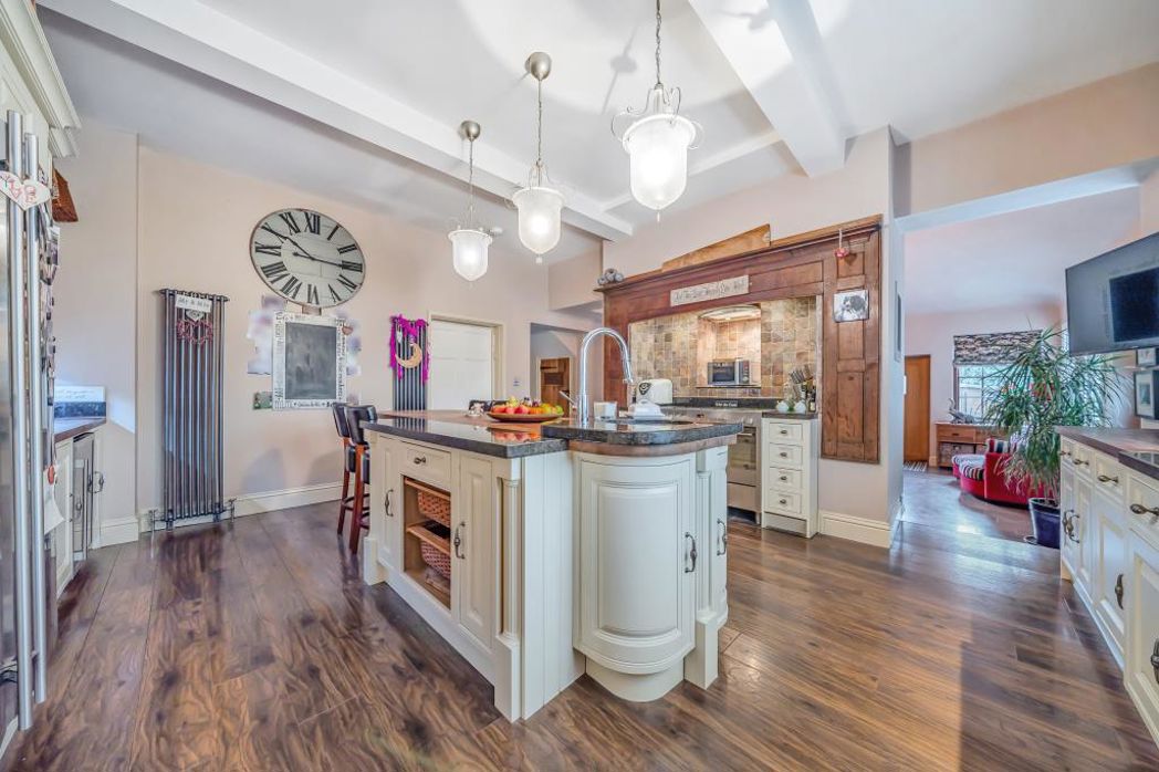 Property image 2 of 22