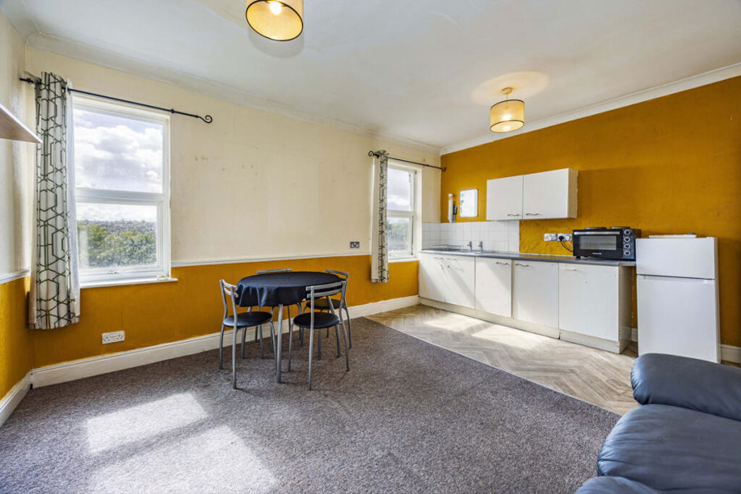 Property image 5 of 16