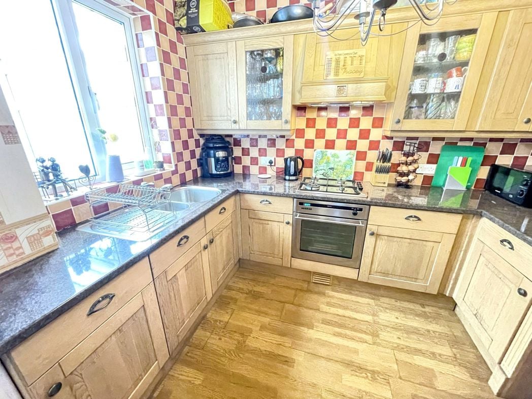 Property image 5 of 13