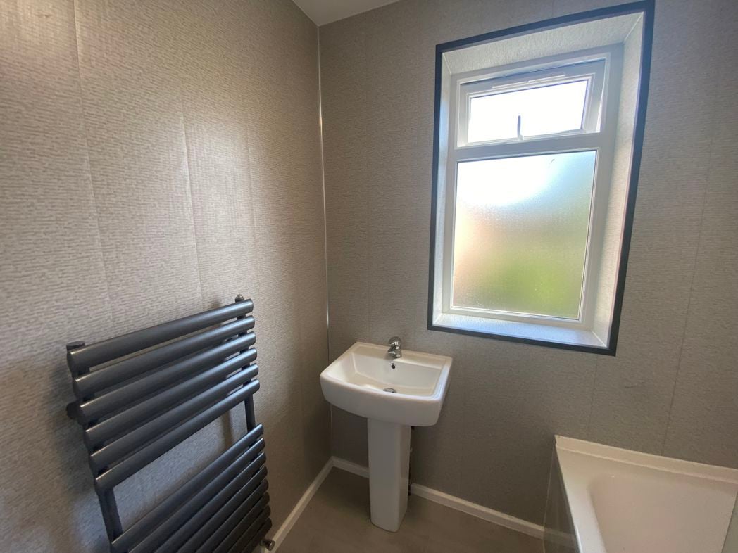 Property image 16 of 28