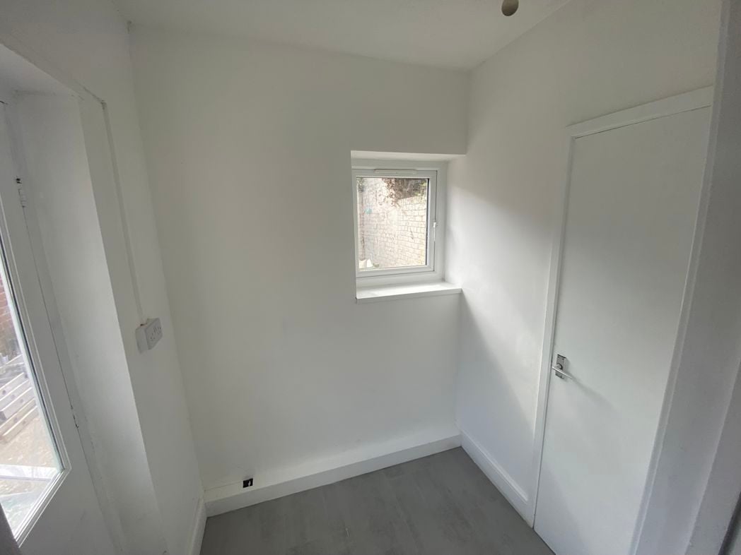 Property image 11 of 28