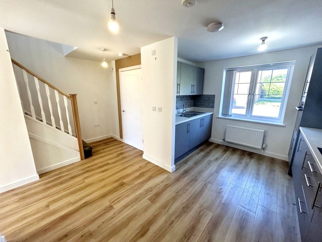 Property image 4 of 11