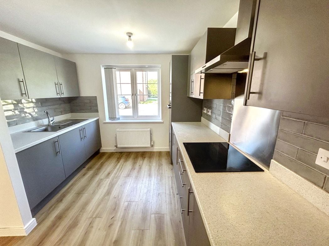 Property image 3 of 11