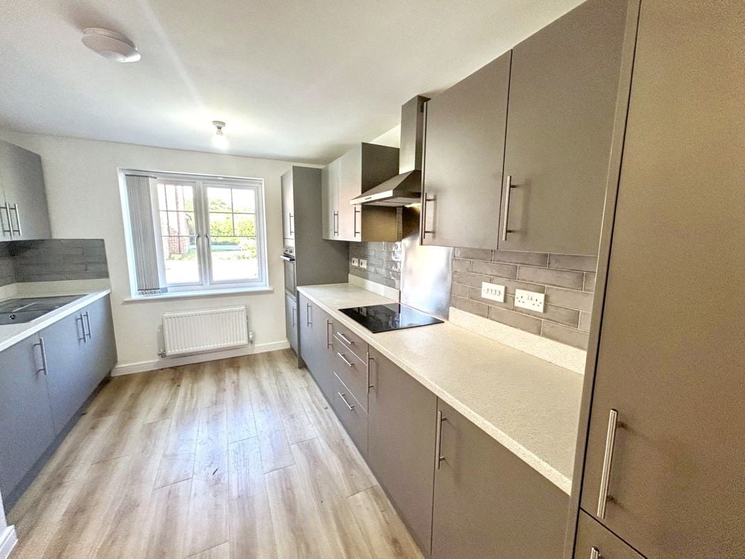 Property image 5 of 11